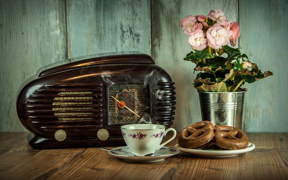 retro radio silver memories