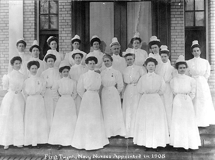 Navy_nurse_corps_1908