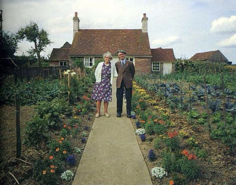 married-life-english-country-garden-ken-griffiths-3