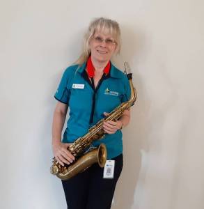 Francesca Ruxton is a saxophone-playing Diversional Therapist at the Carinity Brookfield Green aged care community in Brisbane. (Supplied.)