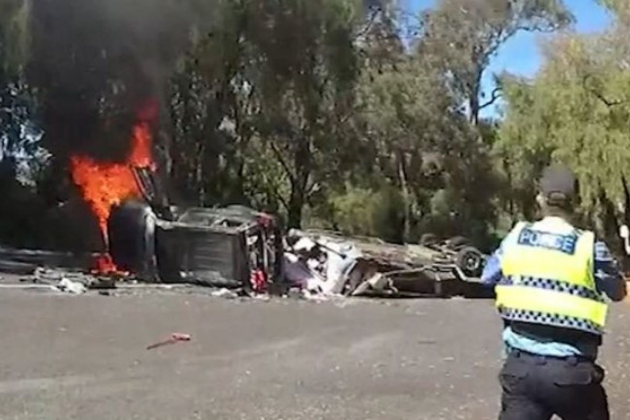 Heroic police officers pull elderly couple from burning car in WA
