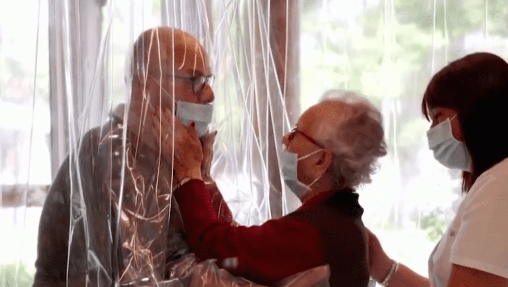 ‘Hug rooms’ in aged care home reunites families after 6 months apart ...