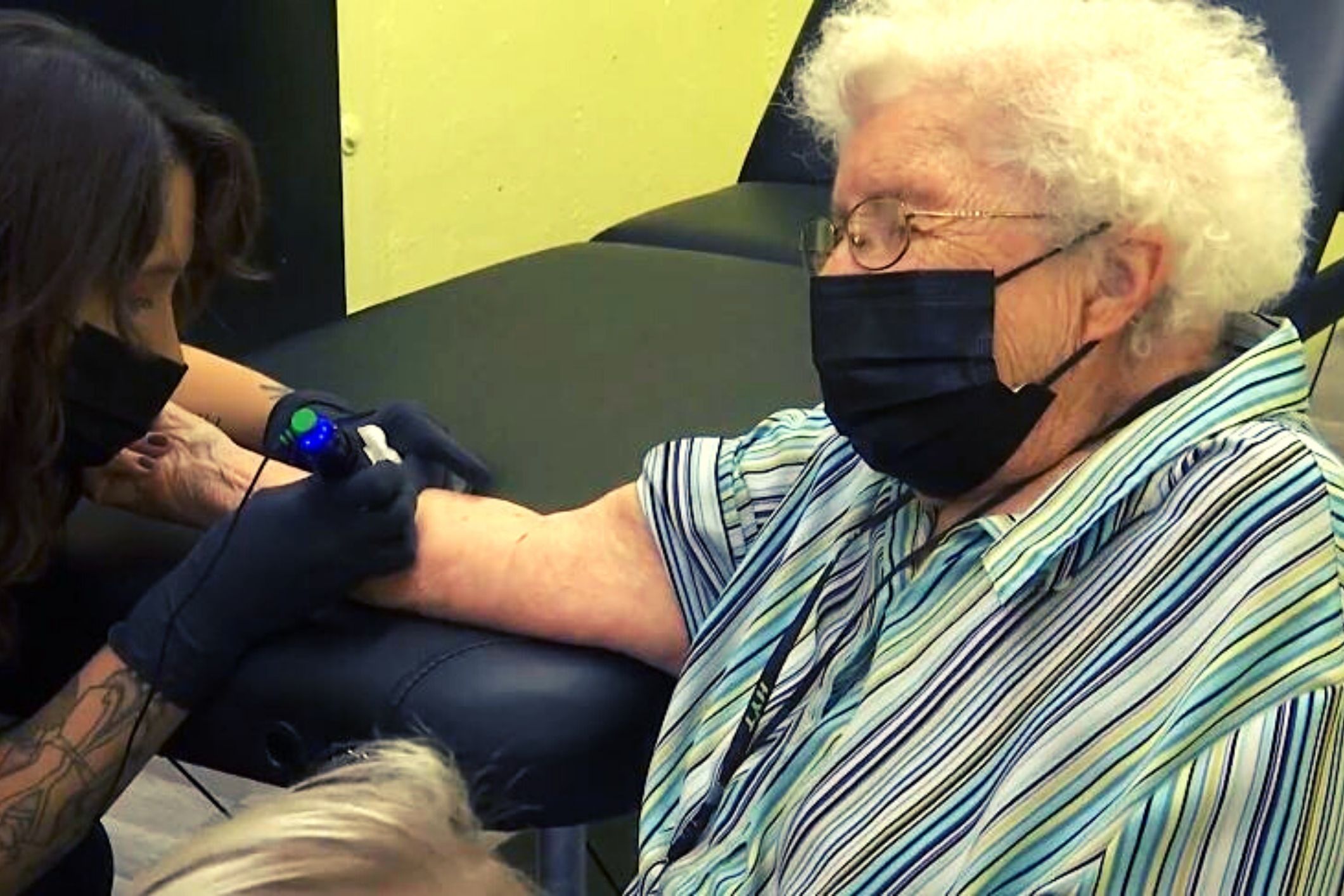 94-year-old woman celebrates birthday with her first tattoo