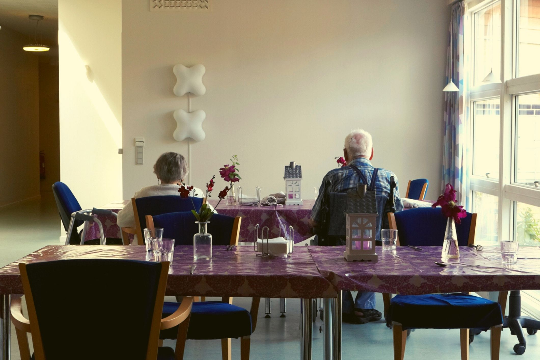 new aged care visitation advice encourages visitors not lockdowns