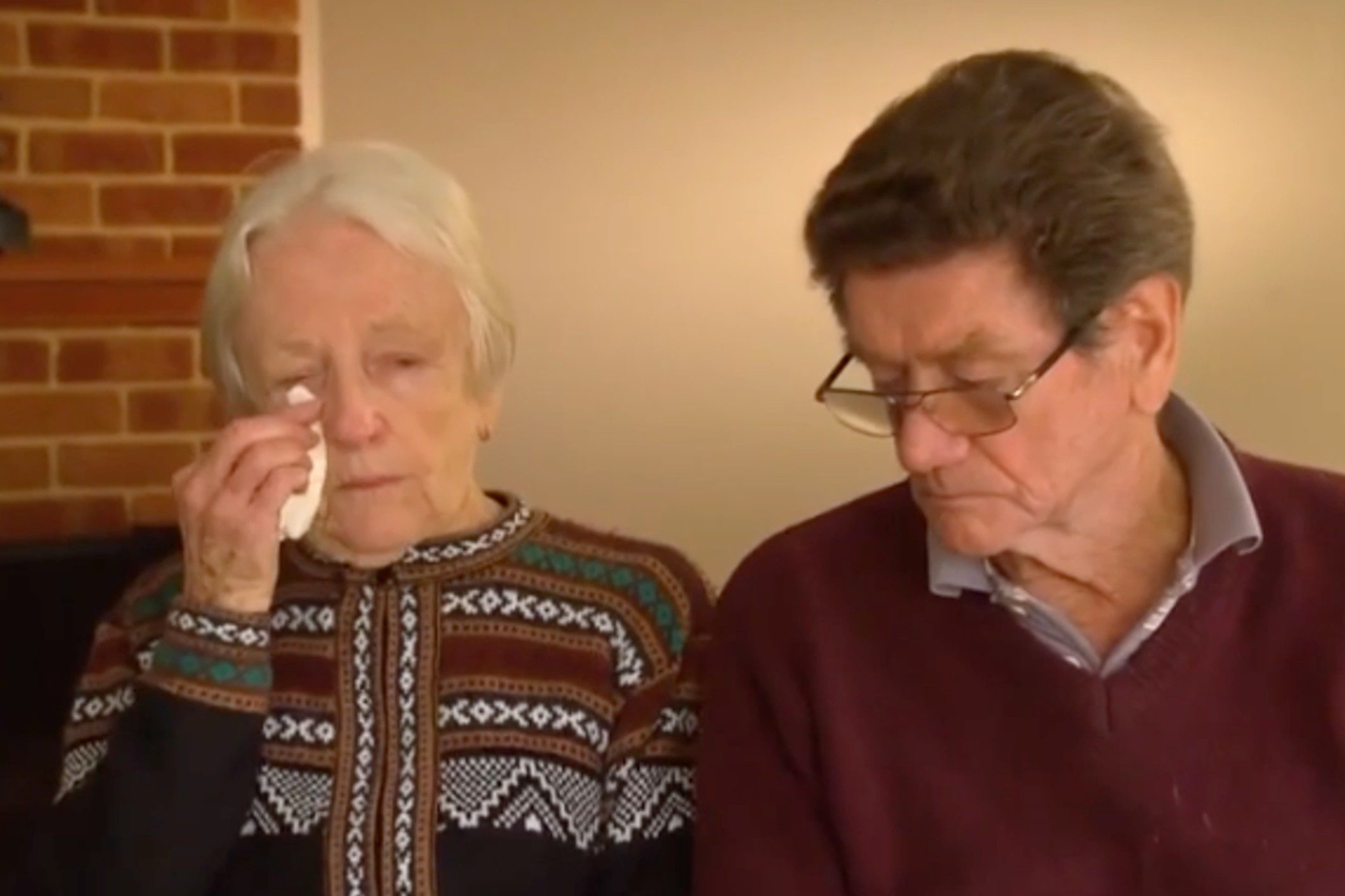 Elderly couple's 'tree-change' turns into moving nightmare