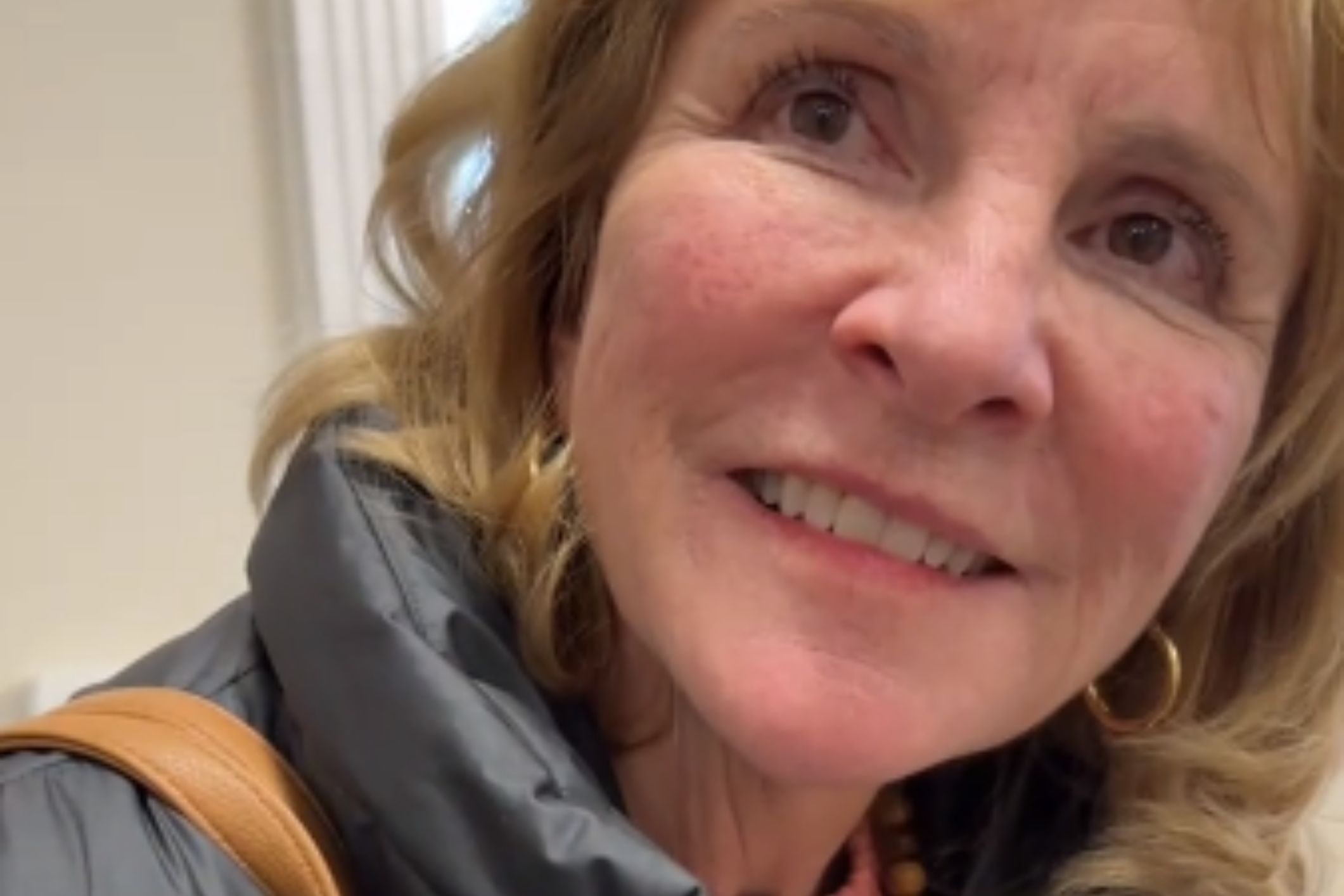 Mother with Alzheimer's realises she has been married for 40 years