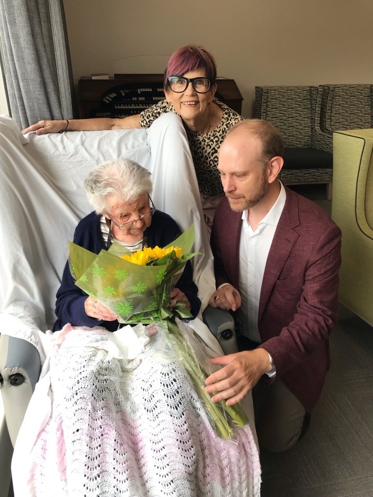 Wirraminna-Aged-Care-image-105-birthday-with-ACCPA-CEO-Tom-Symondson-and-Liz-_1_