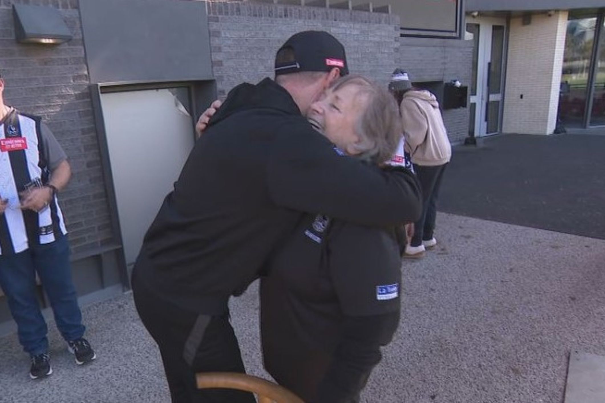 Great-grandmother Finds Comfort in Magpies' Embrace After E-Scooter Attack