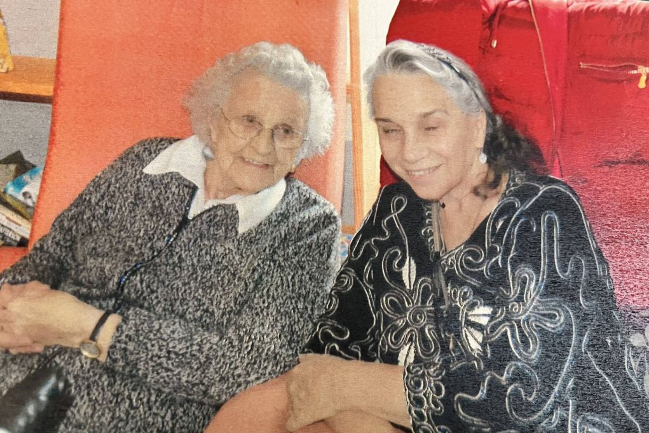 99-year-old blind woman dies after spilling hot tea on herself in nursing home