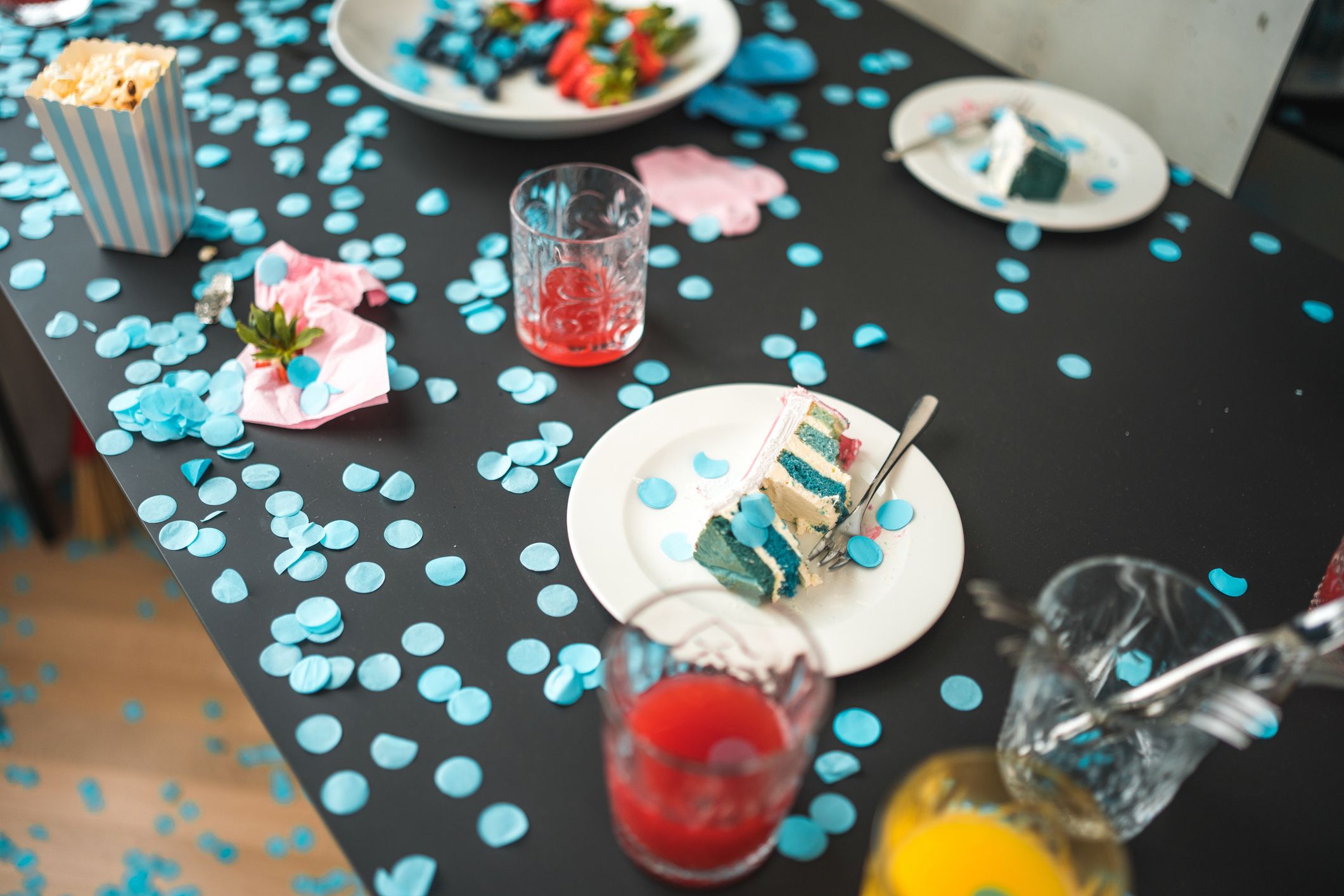 Grandmother-to-be labeled a 'narcissist' for hijacking daughter’s gender reveal