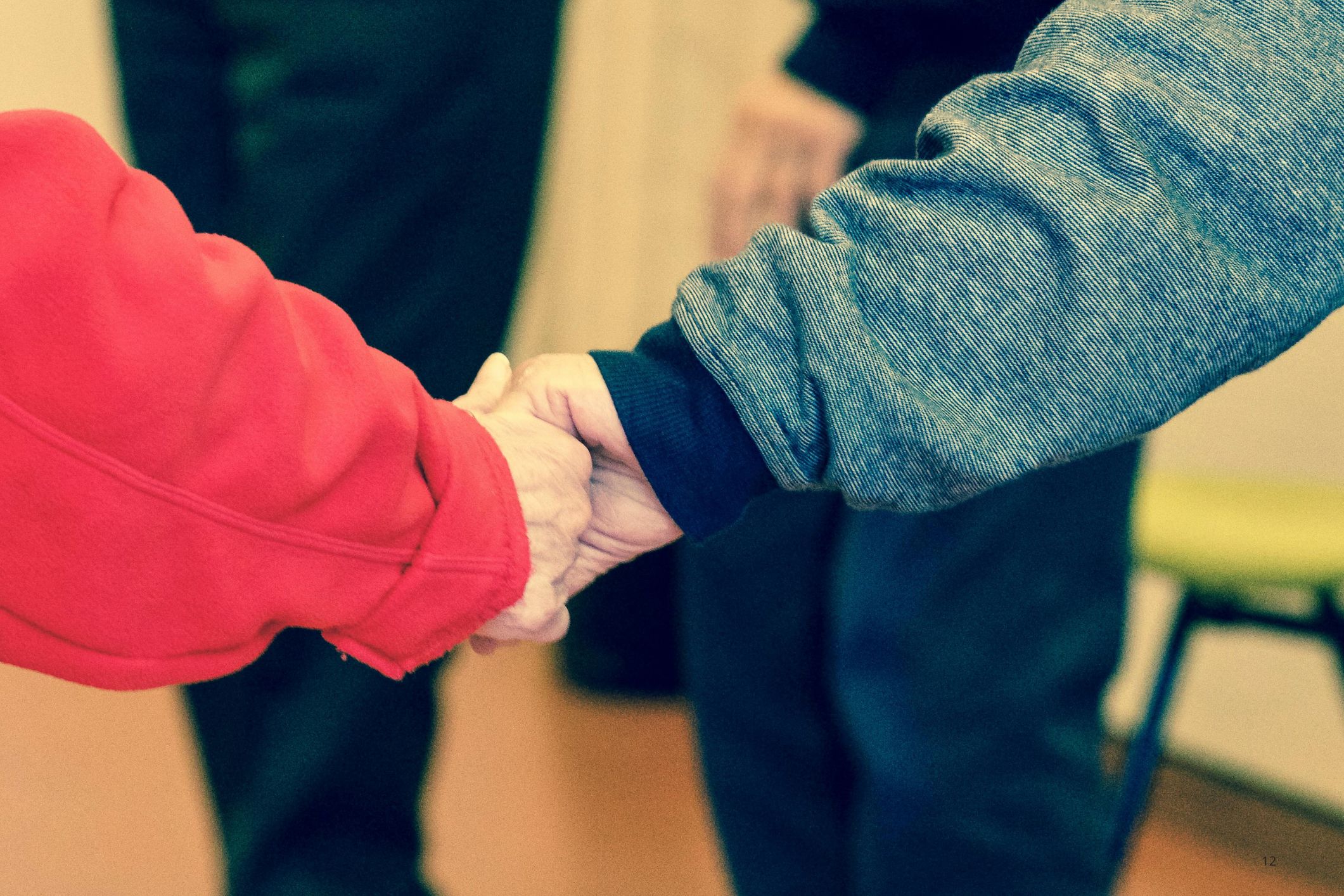 Tips to Help Loved Ones With Dementia Hold Onto Their Sense of Self